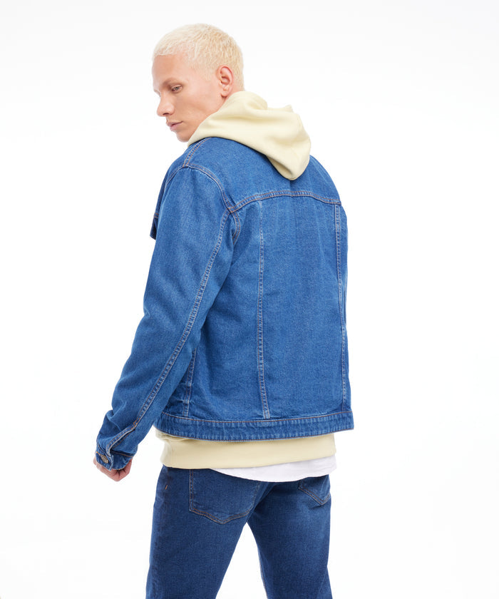 CHAQUETA TRUCKER TONO AZUL MEDIO CON DESGASTES 45080375