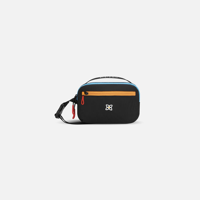 A Sherpani Hyk Chromatic Black Hip Pack, front view showing pocket and straps on white backdrop. #color_chromatic-heritage