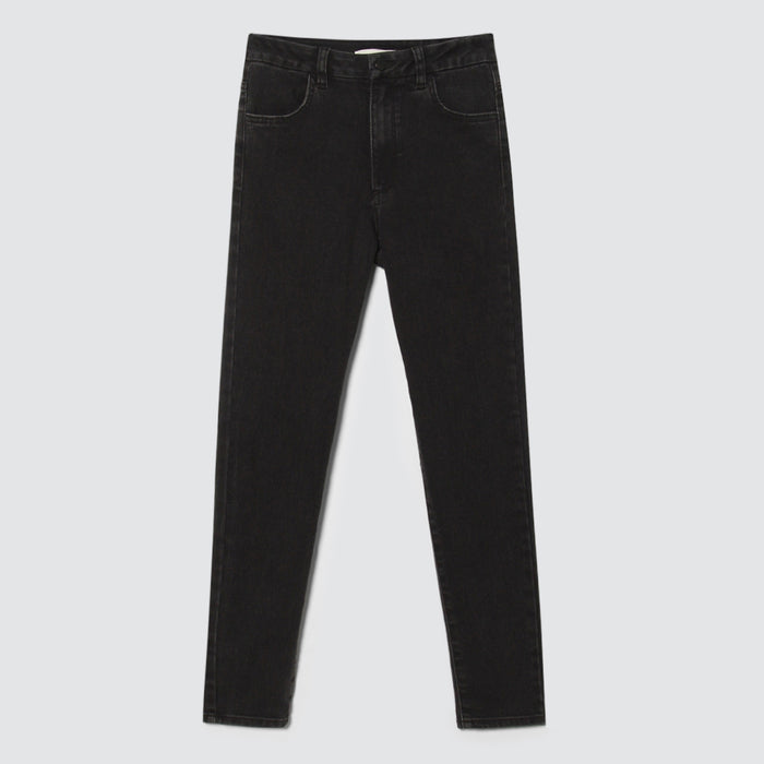 JEAN CURVY ESSENCIAL TONO NEGRO CON RESERVAS 40160361