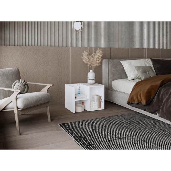 Mesa de Noche Ocaso, Blanco, Con variedad de entrepaños para ubicar objetos, diseño moderno ZF
