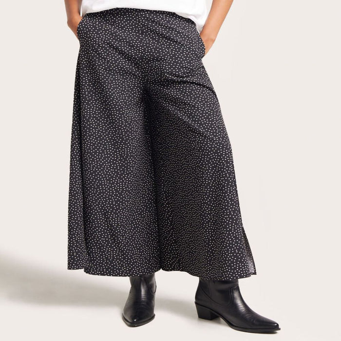 PANTALON TIPO CULOTTE CON ABERTURAS ESTAMPADO 28071560
