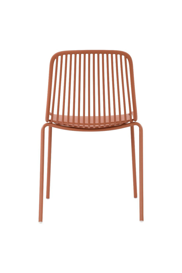 Silla Barcelona, Color Rojo, Con espaldar en lineas diseño moderno