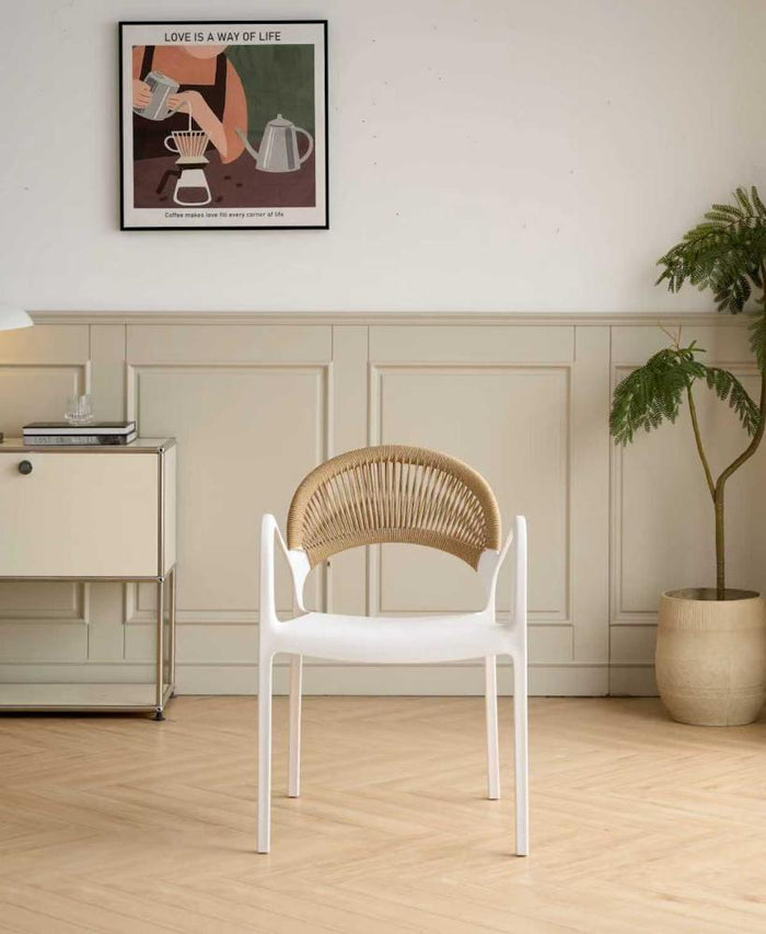 Silla Daytona, Blanco y Café Claro, Con Espaldar, Reposa Brazos y Diseño Minimalista