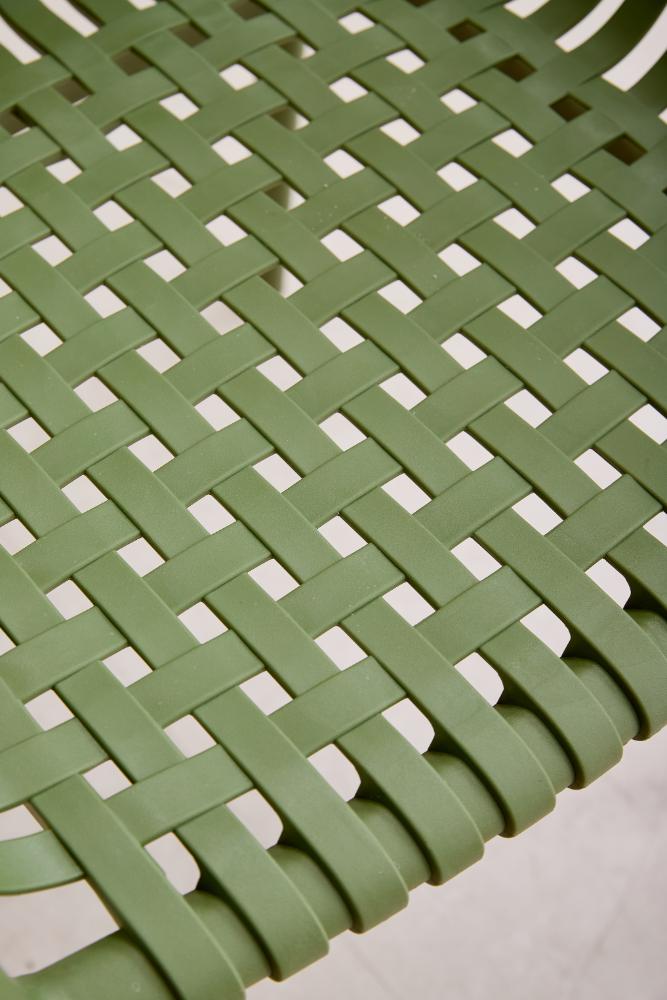 SILLA MADRID CON BRAZOS, COLOR VERDE OLIVO, CON ESPALDAR Y DISEÑO MODERNO